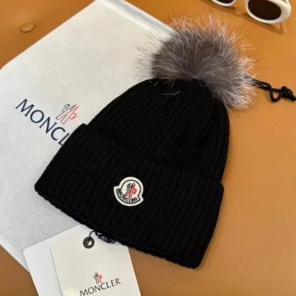 Moncler Black Ribbed Beanie withPom